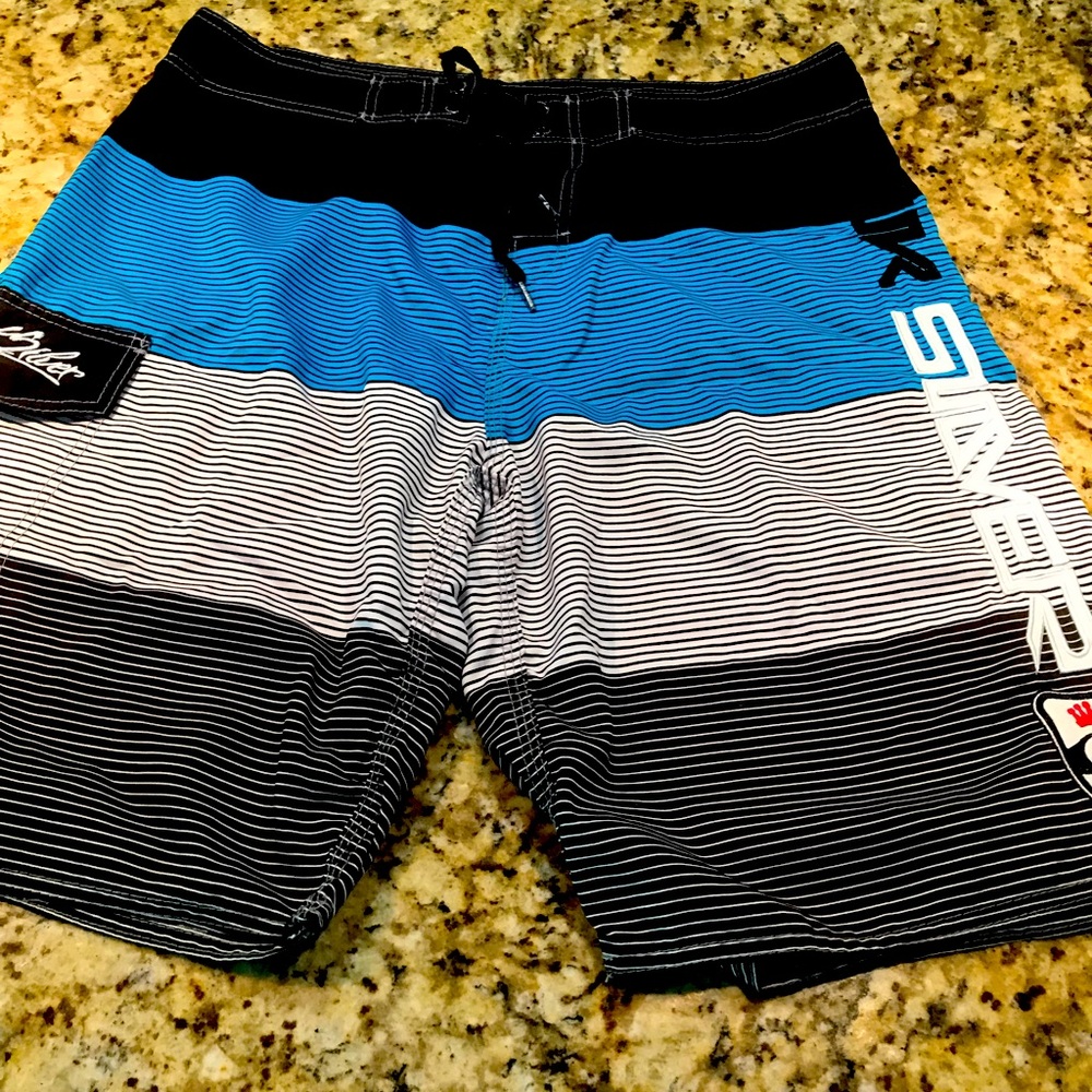Mens Quicksilver swim 36